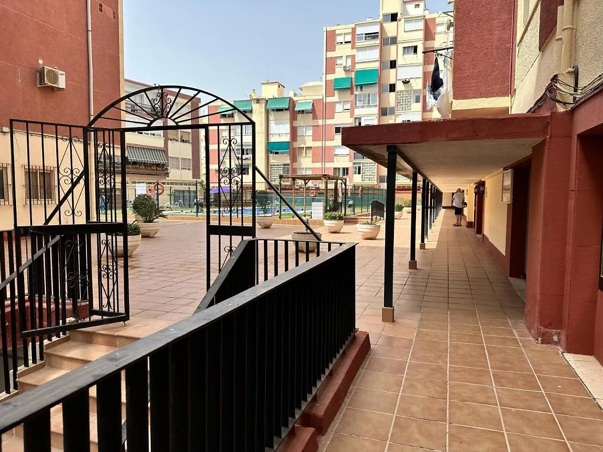 Love Home - Recien Reformado, Piscina, Playa A 10 Minutos, Centro A 5 Minutos Torremolinos 0*,  Spain